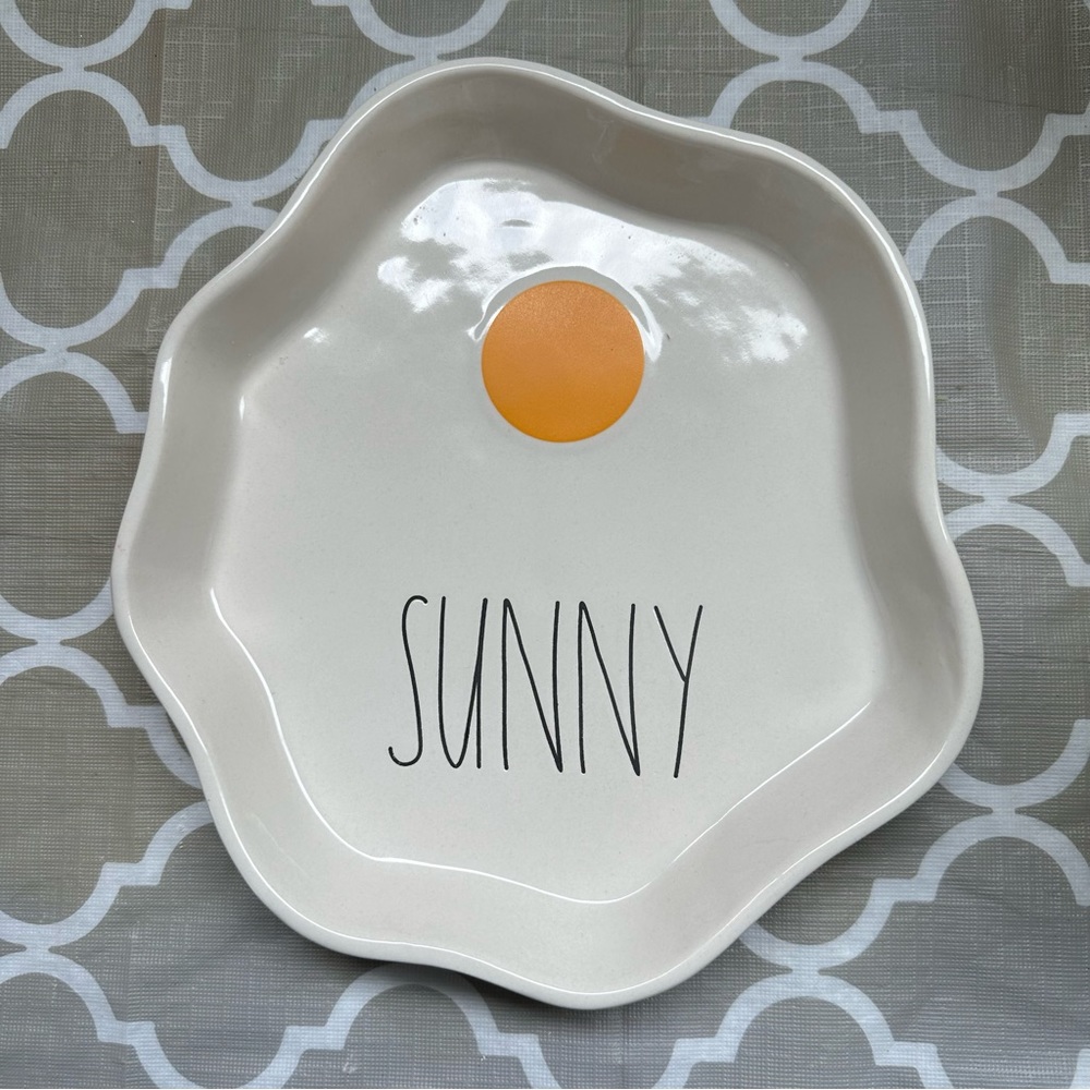 Rae Dunn Large Sunny Plate